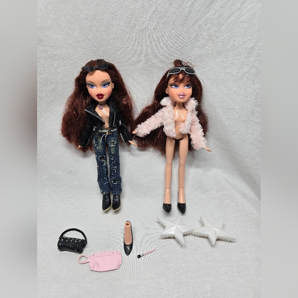 Bratz Twins Twiins Phoebe and Roxxi 2004 1st Edition- Read Description